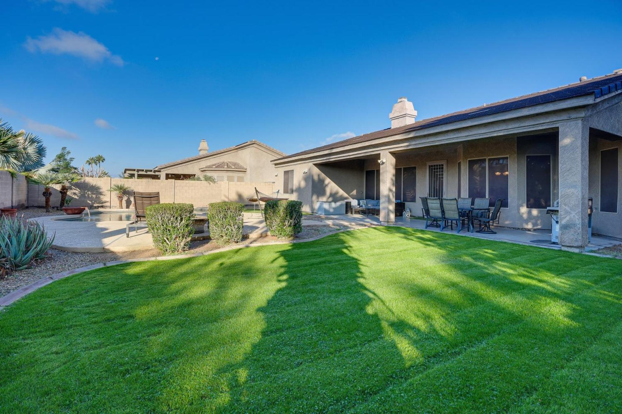 Goodyear Group Getaway With Pool And Putting Green Eksteriør bilde