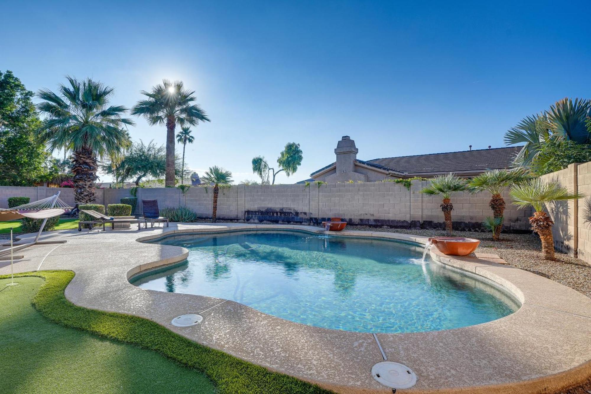 Goodyear Group Getaway With Pool And Putting Green Eksteriør bilde